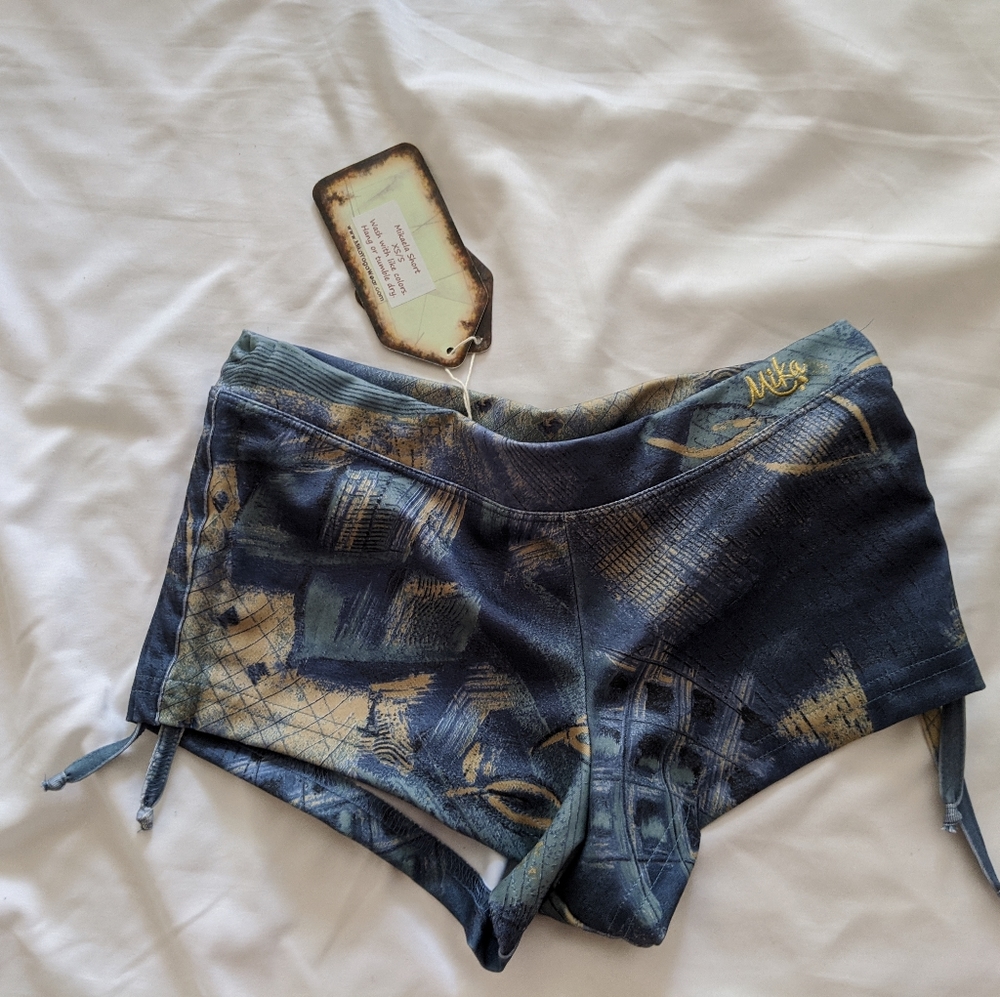 Mika Yoga Wear Mikaela Shorts